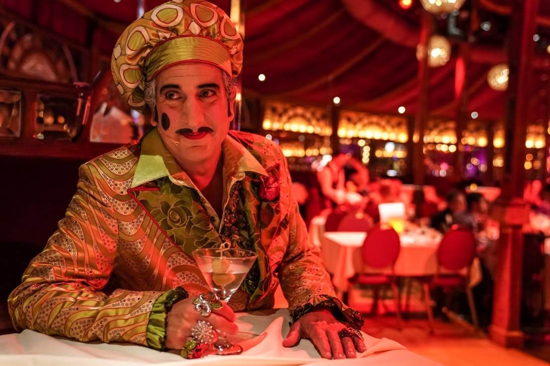 Teatro ZinZanni’s LOVE, CHAOS AND DINNER Provides Old-Fashioned Circus and Comedy&nbsp;Entertainment