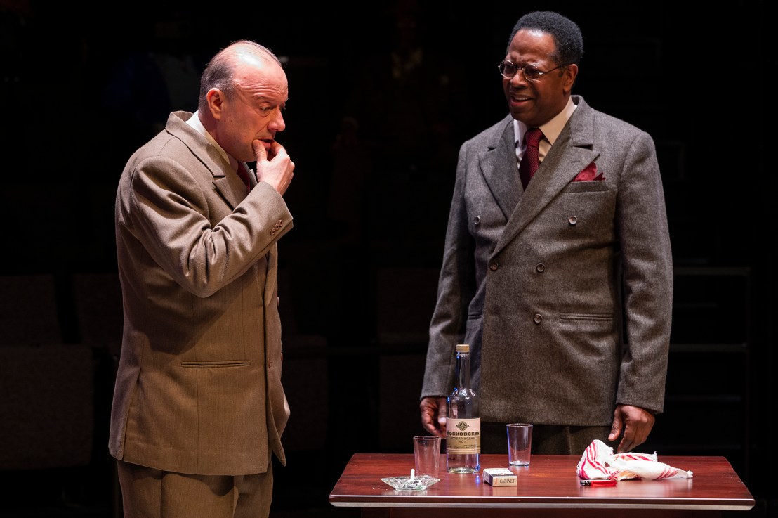 Review: DESCRIBE THE NIGHT at Steppenwolf Theatre&nbsp;Company