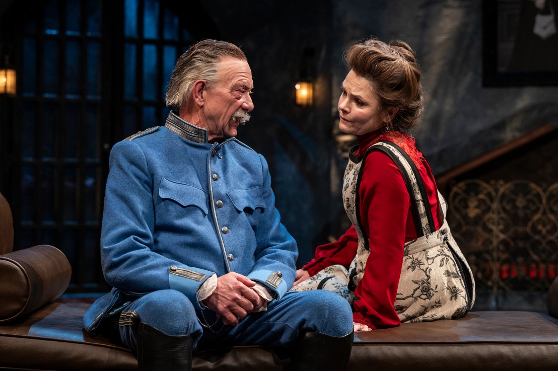 Review: THE DANCE OF DEATH at Steppenwolf Theatre&nbsp;Company